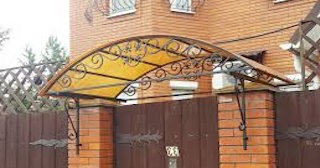 Навесы над калиткой - монтаж в Красноярске от Производственно-Строительной Компании «Архитек» | от 1740 рублей